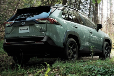 特別仕様車 Adventure “OFFROAD package Ⅱ”(ハイブリッド車)